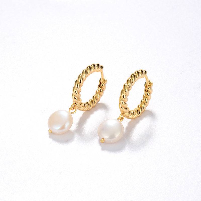 Stylish Drop Earrings with Elegant Pearls