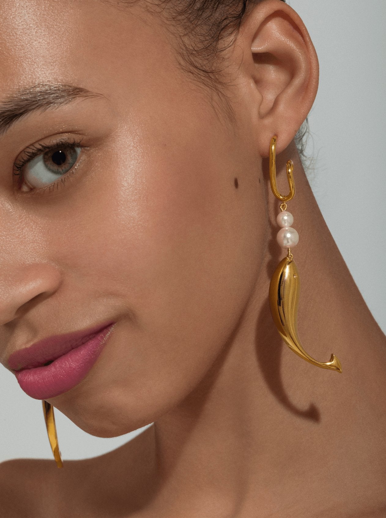 lilly-singh-sirena-pearl-earrings-984755.jpg