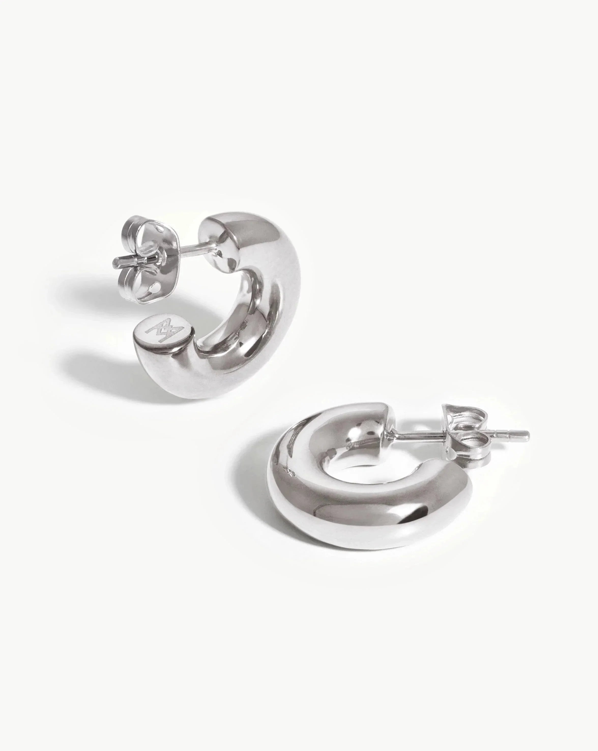 medium-chubby-hoop-earrings-silver-plated-earrings-missoma-375578_2feb3210-ccc5-4c7f-bd8f-abbbce291f93.webp