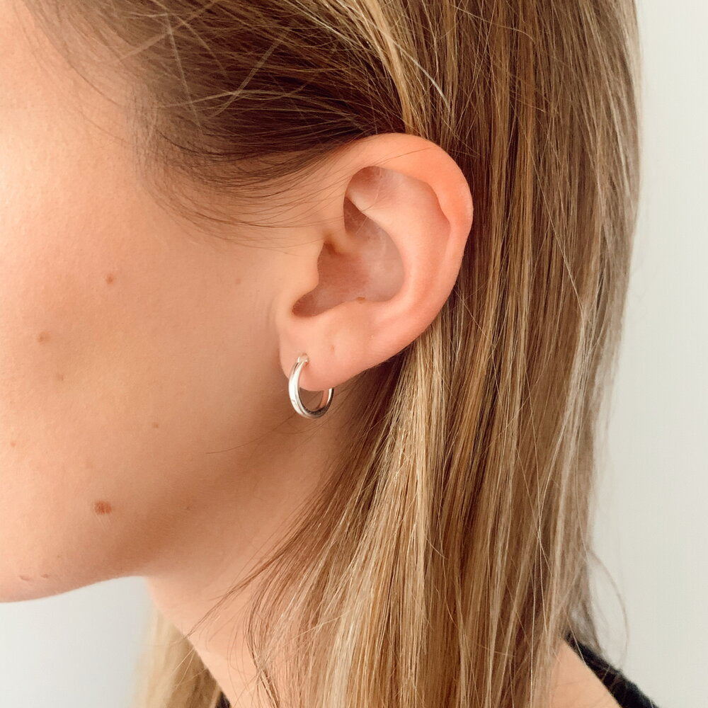 Classic Everyday Hoop Earrings in Stylish Design