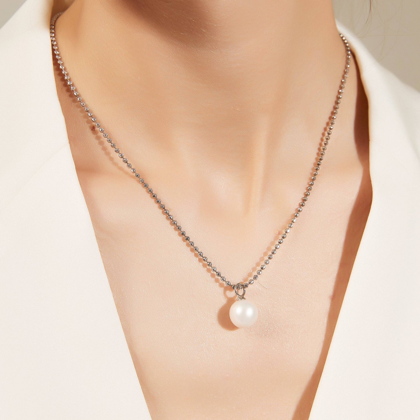 Freshwater Pearl Pendant Necklace with Silver Chain