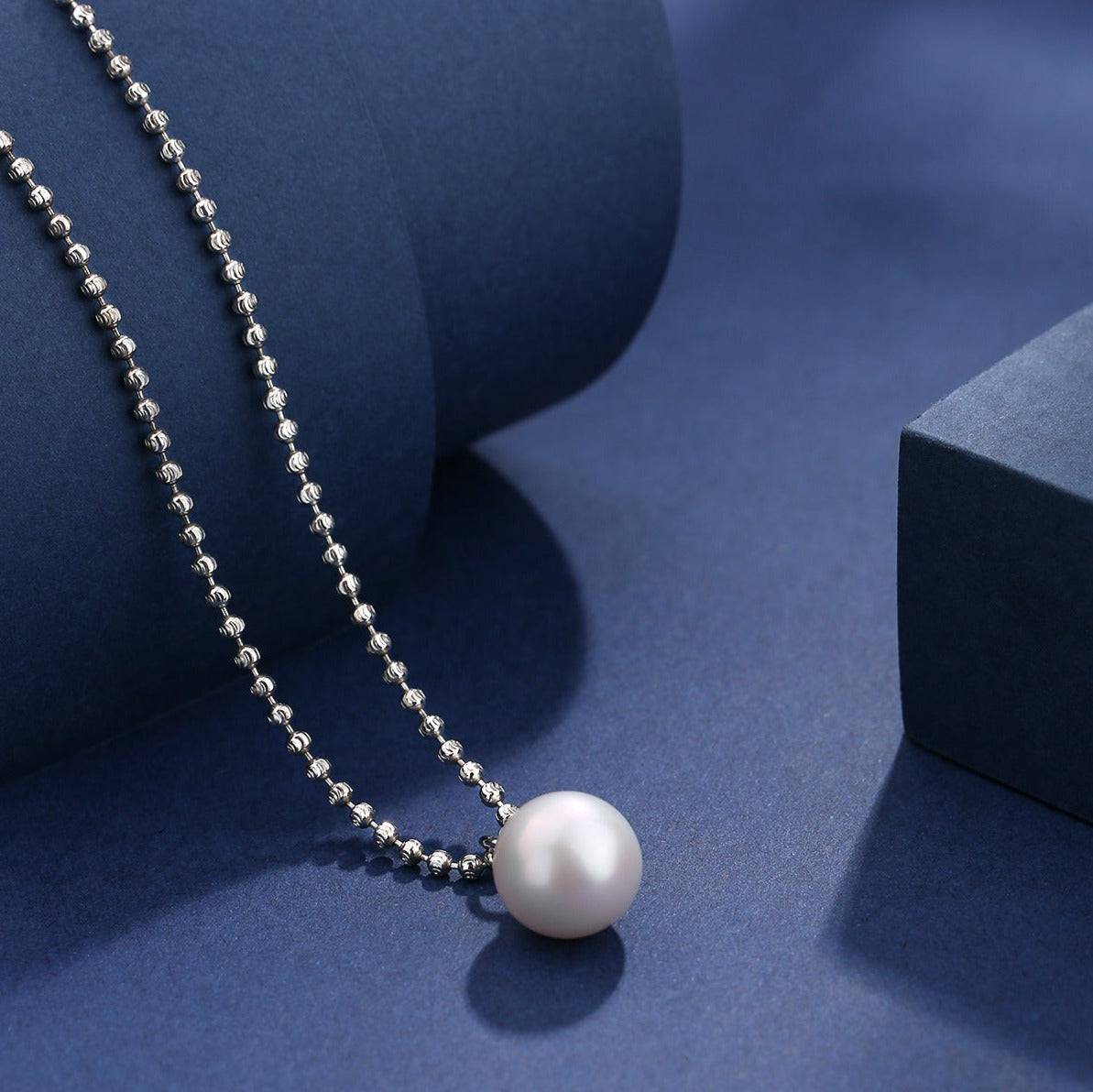 Freshwater Pearl Pendant Necklace with Silver Chain