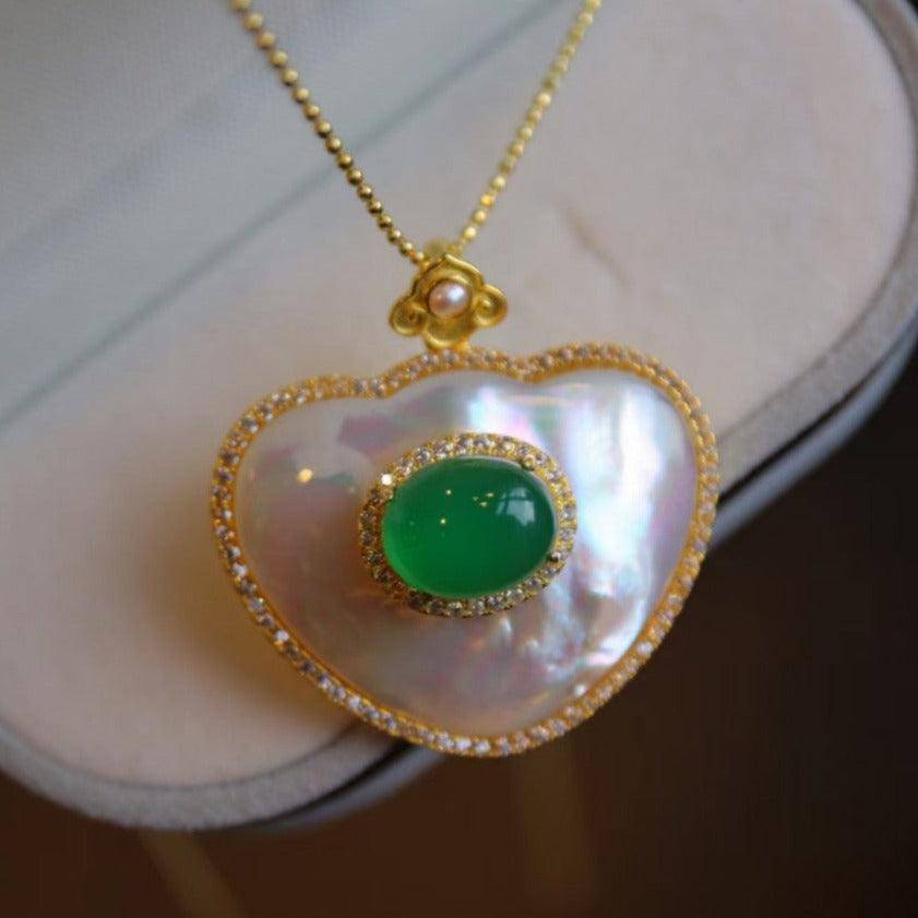 Green Onyx and Mother of Pearls Pendant Necklace 2