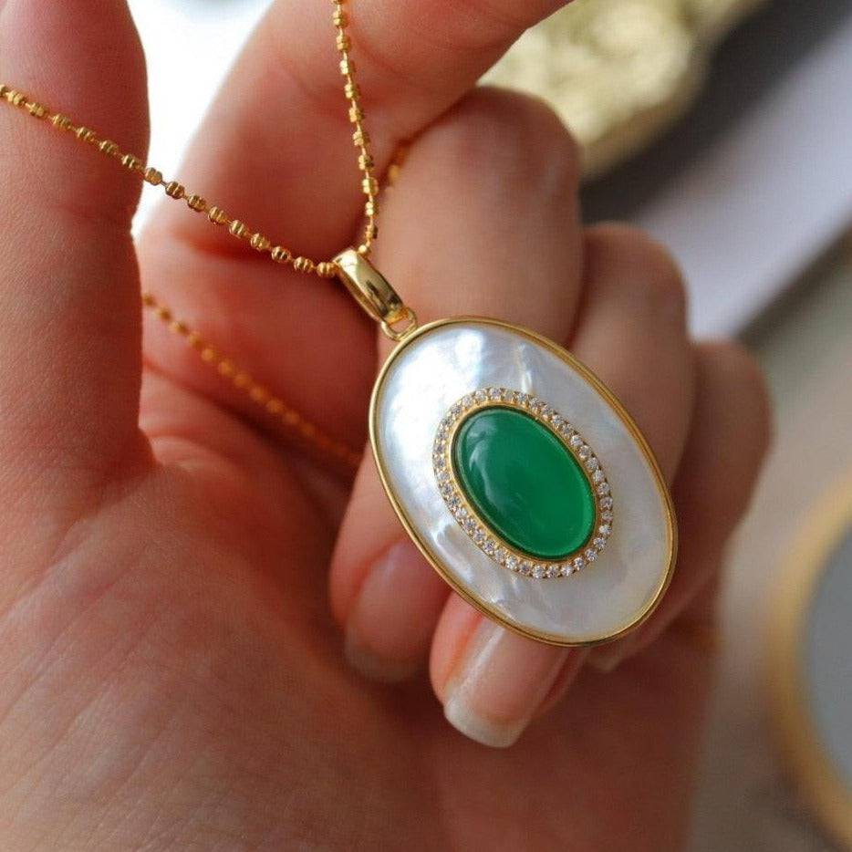 Green Onyx and Mother of Pearls Pendant Necklace 1