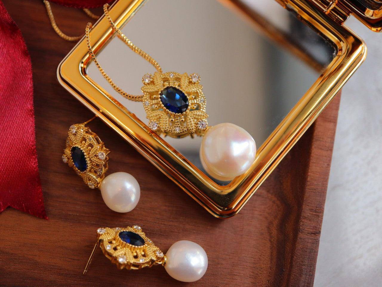 Vintage Baroque Pearls Necklace in Gold Vermeil with Sapphire