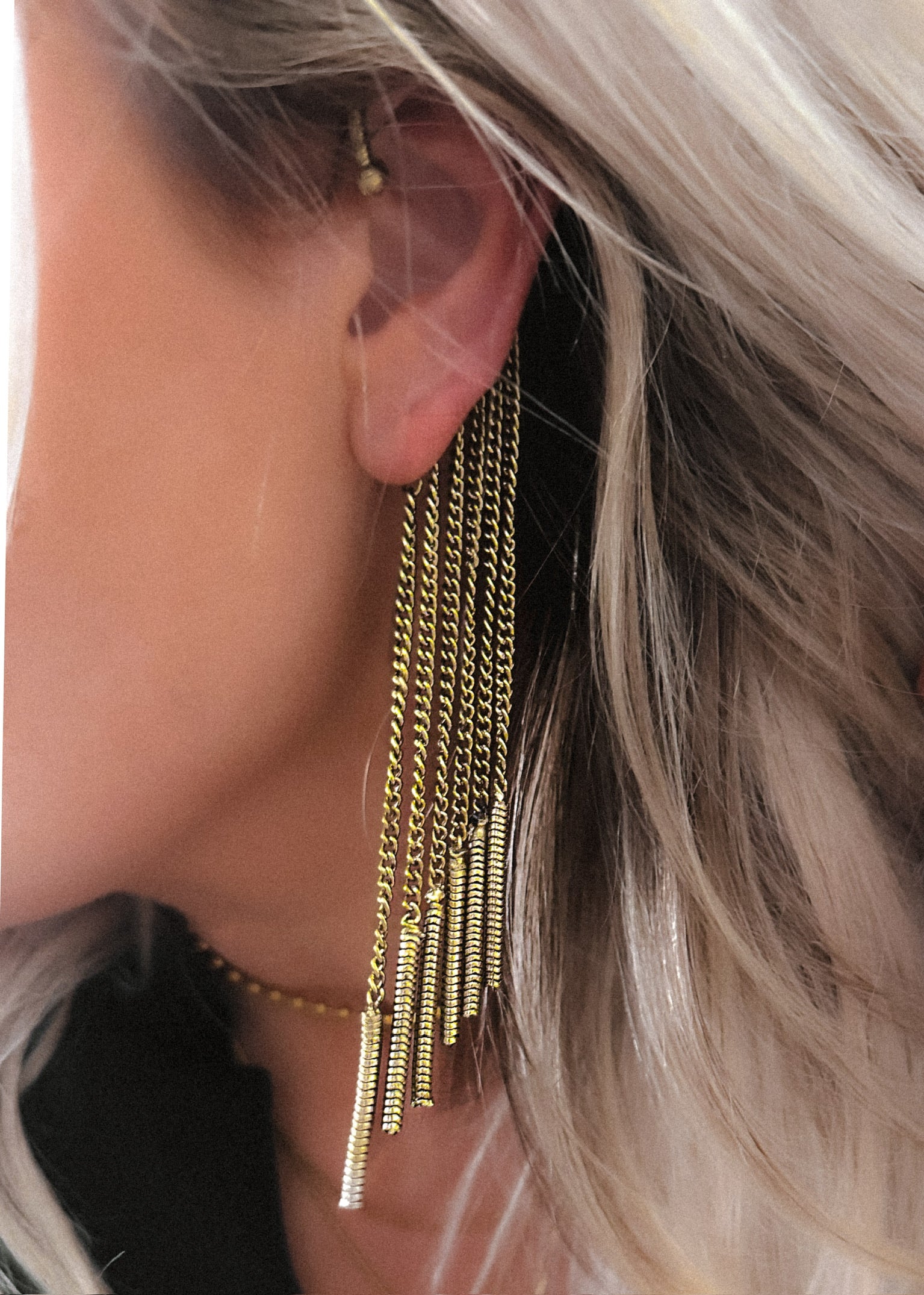 MALIA STATEMENT EAR CUFF