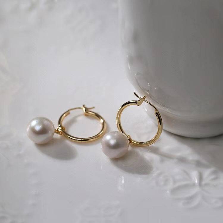 Elegant Baroque Pearl Hoop Earrings in Classic Style