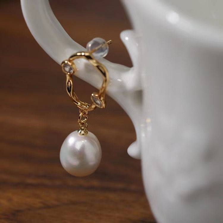 Unique Irregular Pearl Drop Earrings for Style