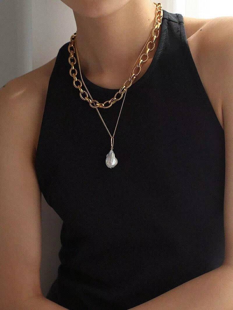 qd-necklaces-single-drop-luxury-baroque-pearl-necklace-36626422137065_5ffba55f-2194-4094-a49a-d0391a198ae3.jpg