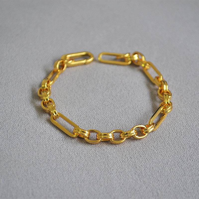 qdmy-bracelets-gold-modern-interlocking-gold-chain-bracelet-36626681790697.jpg