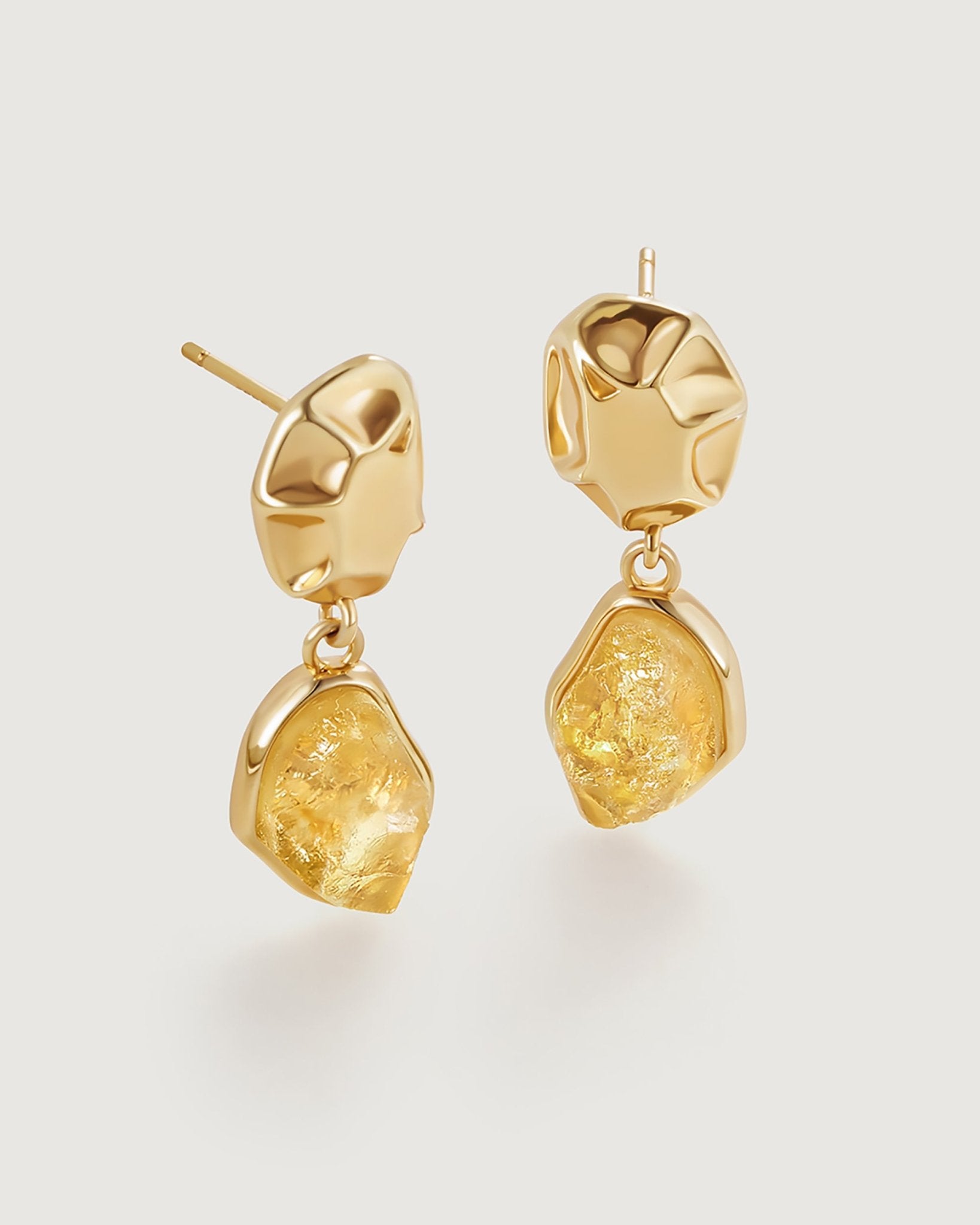 raw-crystal-drop-earring-408068_b202bbd5-09e0-4d60-b71a-3e9c850c28ce.jpg