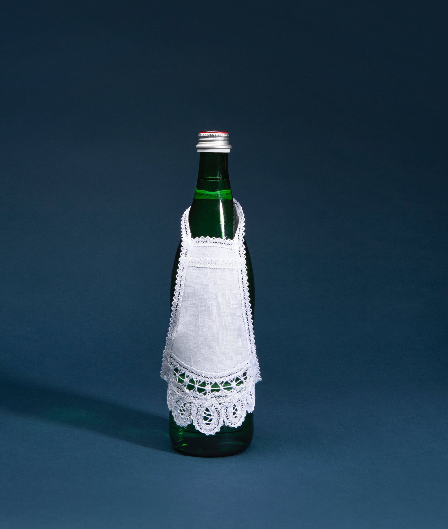 Rondelle Design Bottle Apron in Durable Material