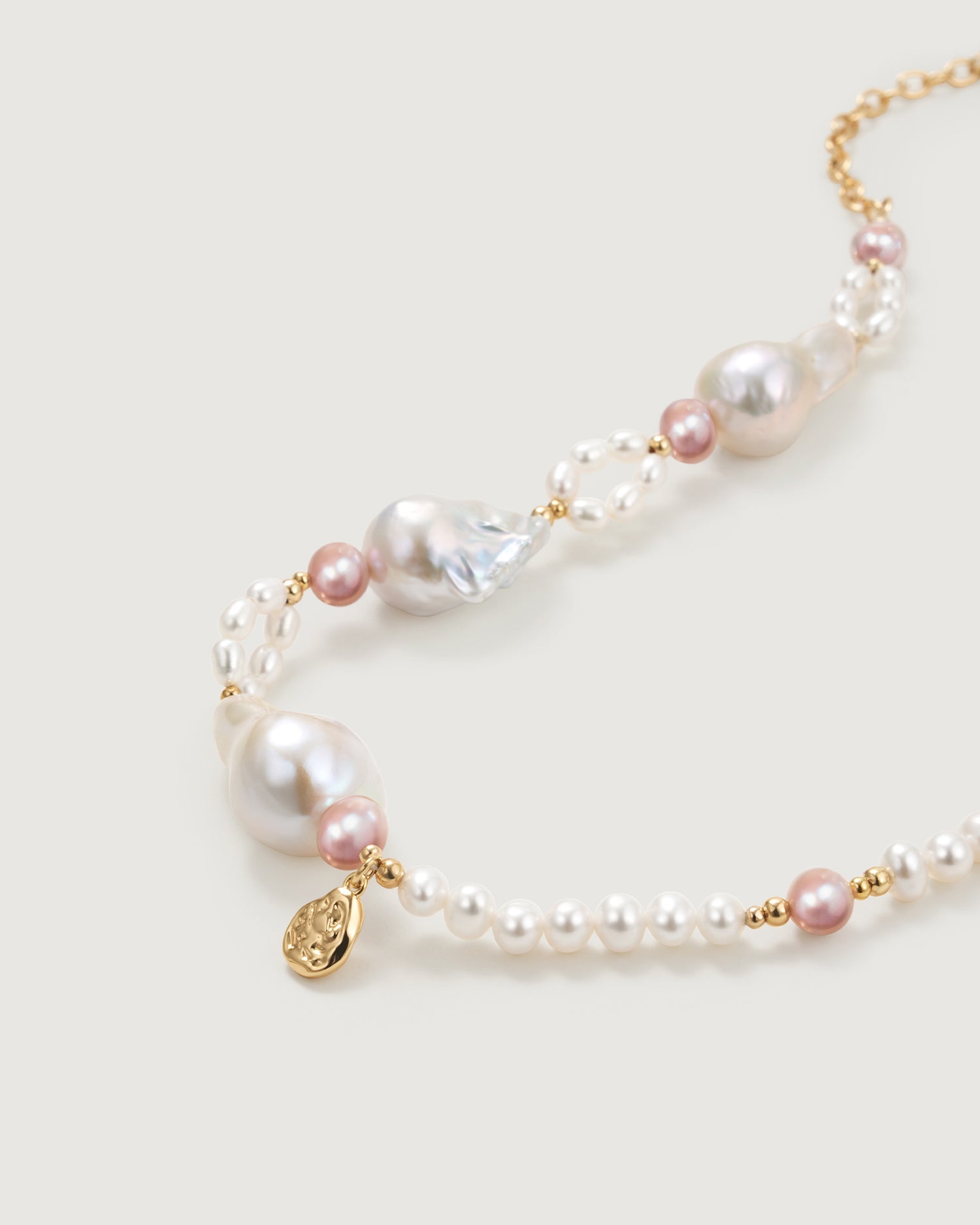 sea-garden-pearl-necklace-711420_75f3deb5-2d55-4de4-b445-3bab95a4e1b9.jpg