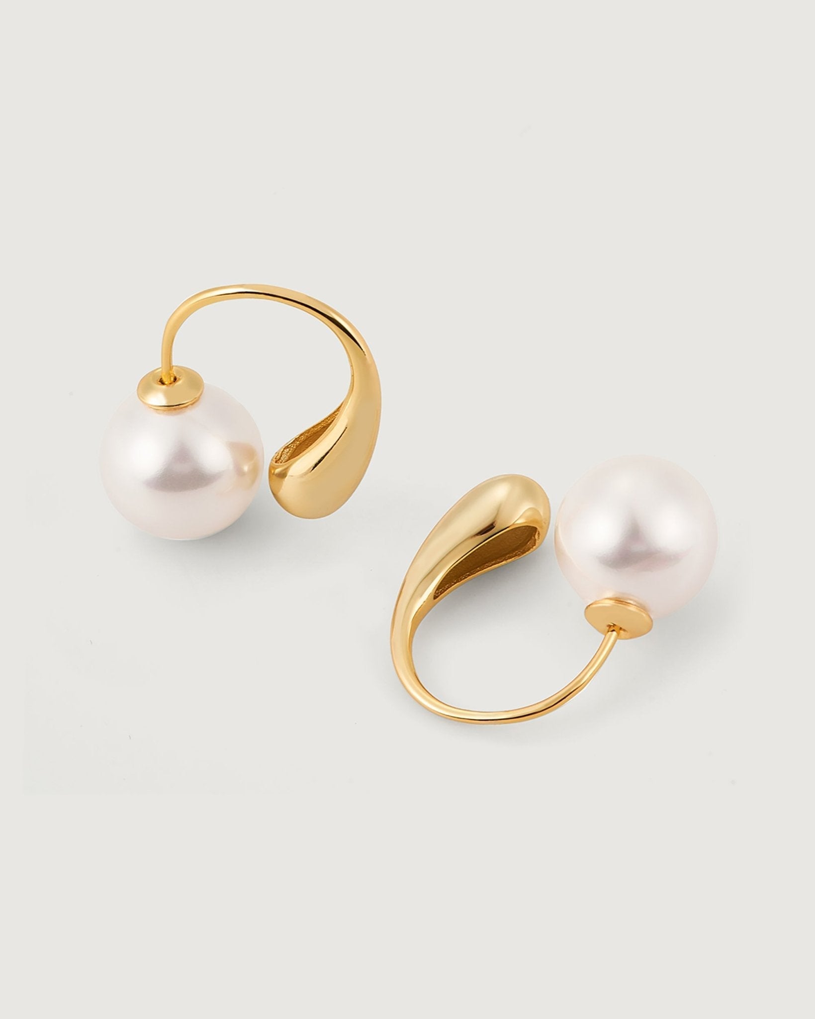 shine-pearl-earring-638410_860a1e0e-3e82-43b9-bb30-e9e05ba01b86.jpg