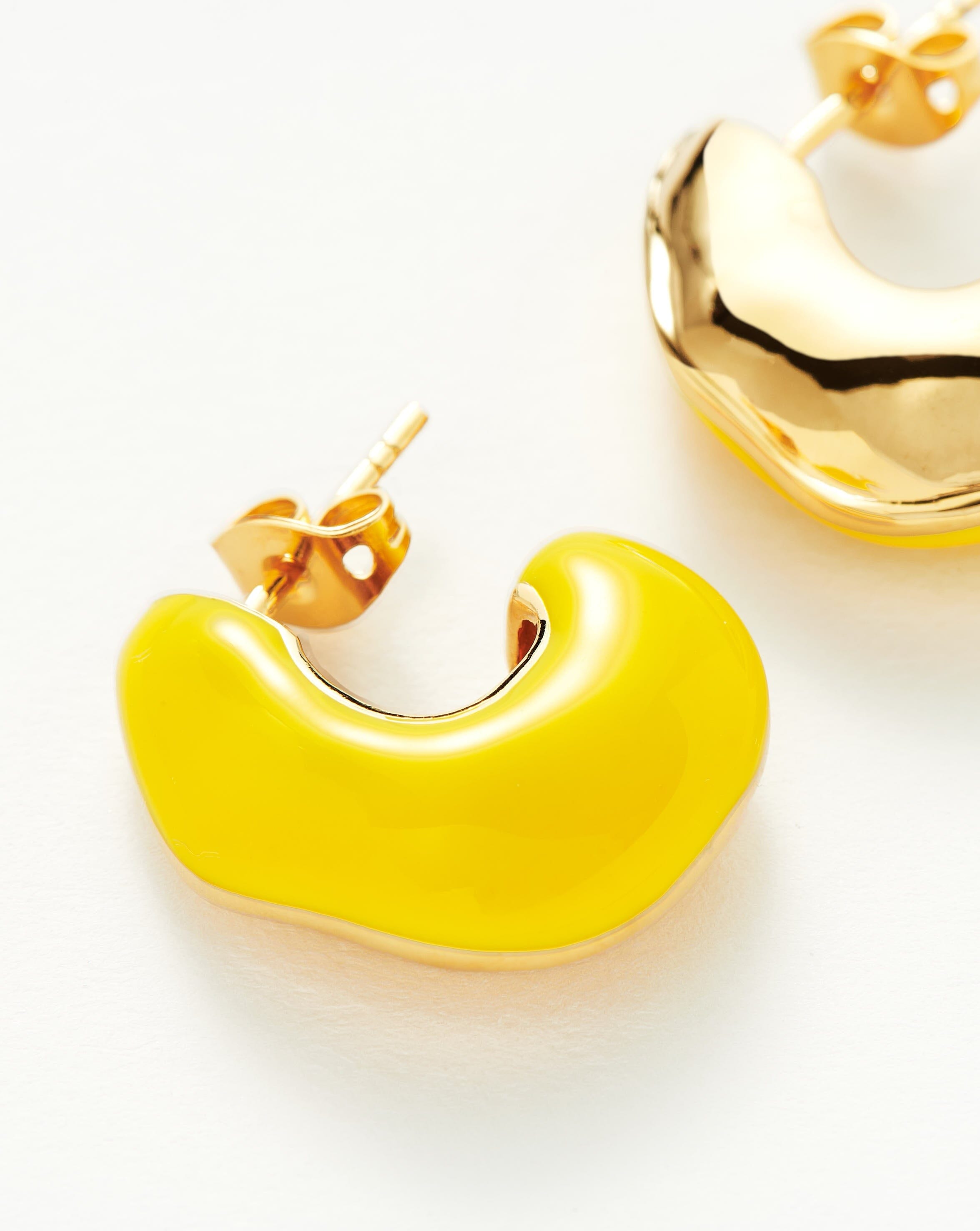 squiggle-chubby-two-tone-enamel-hoop-earrings-18ct-gold-plated-lemon-yellow-earrings-missoma-726140.jpg