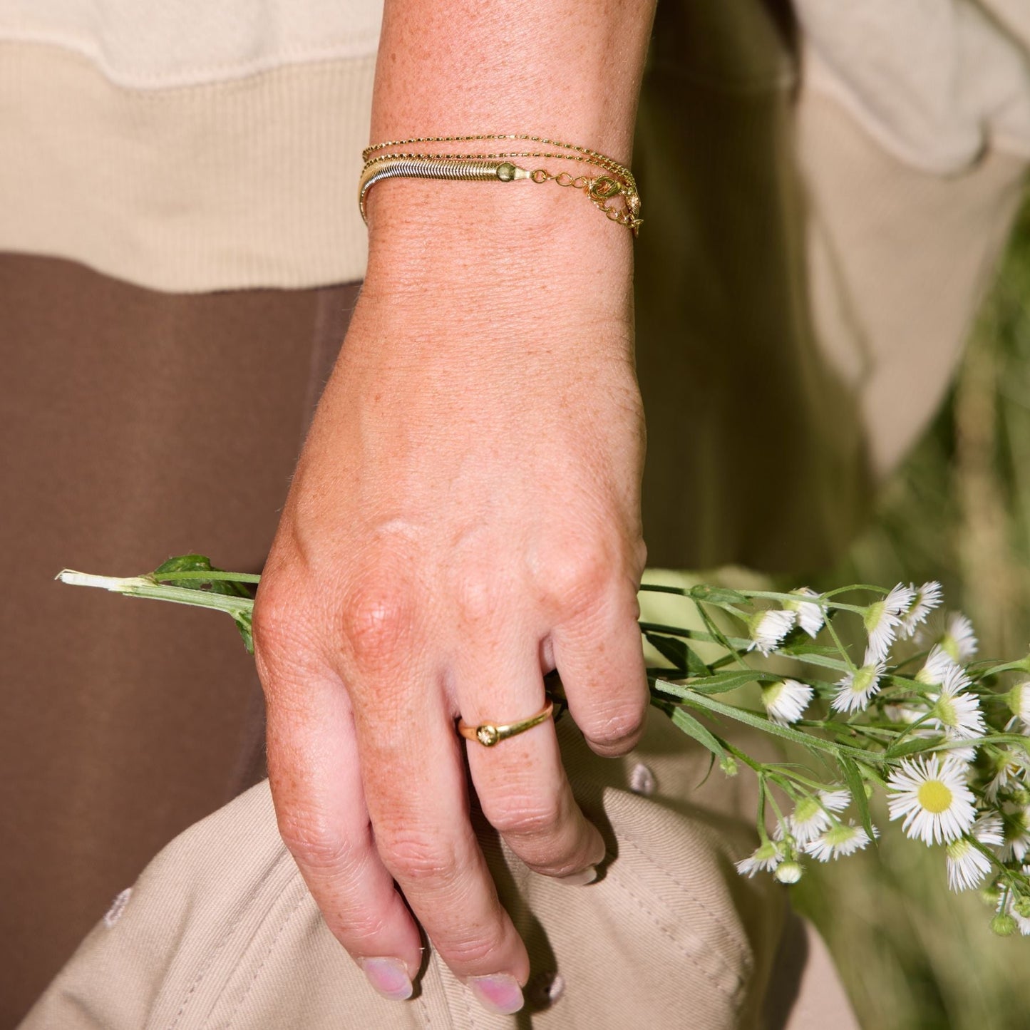 Elegant Starlight Ring in Silver Design