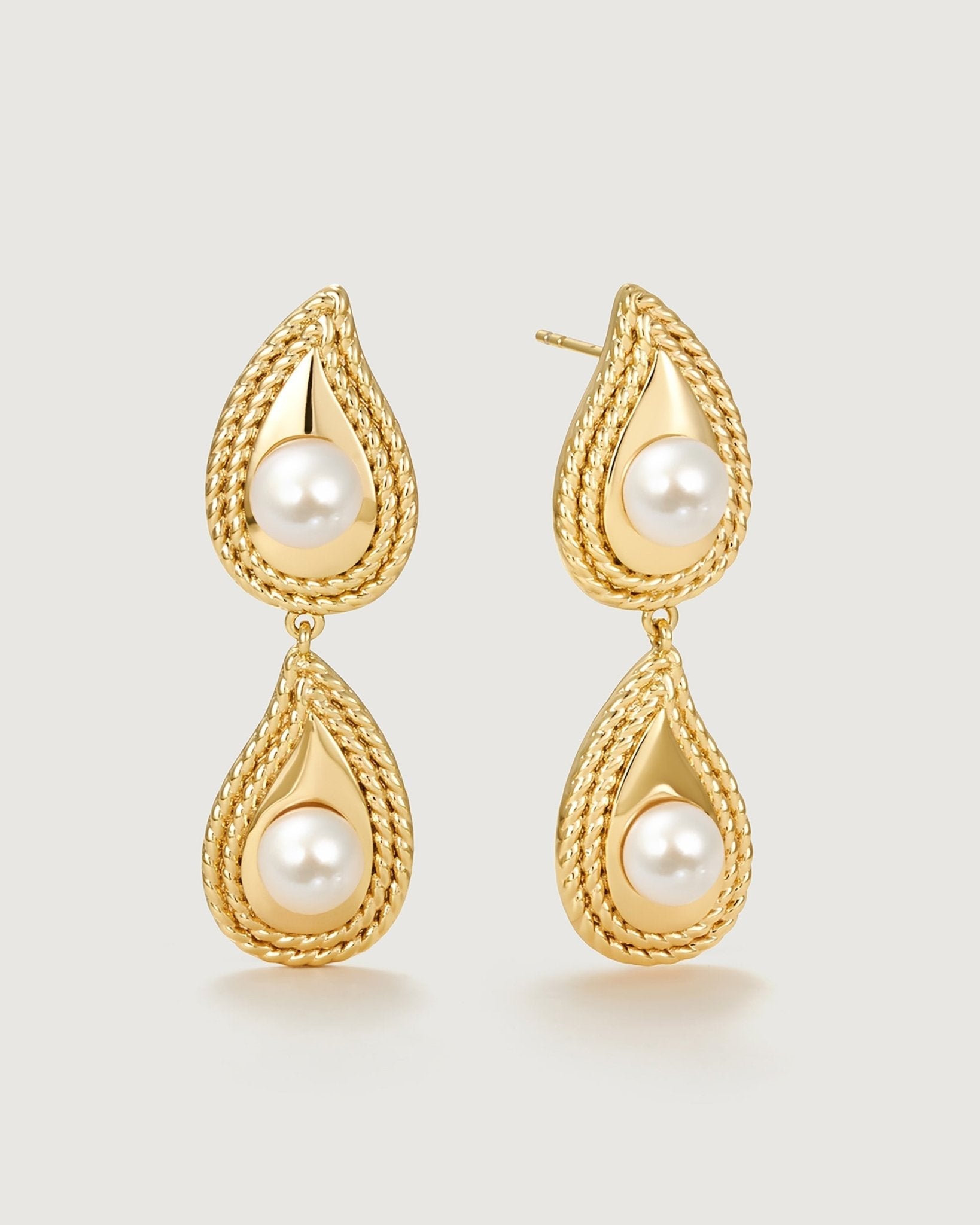 teardrop-pearl-earring-196195_41538666-d0ae-4ff7-b780-71718b2c9058.jpg