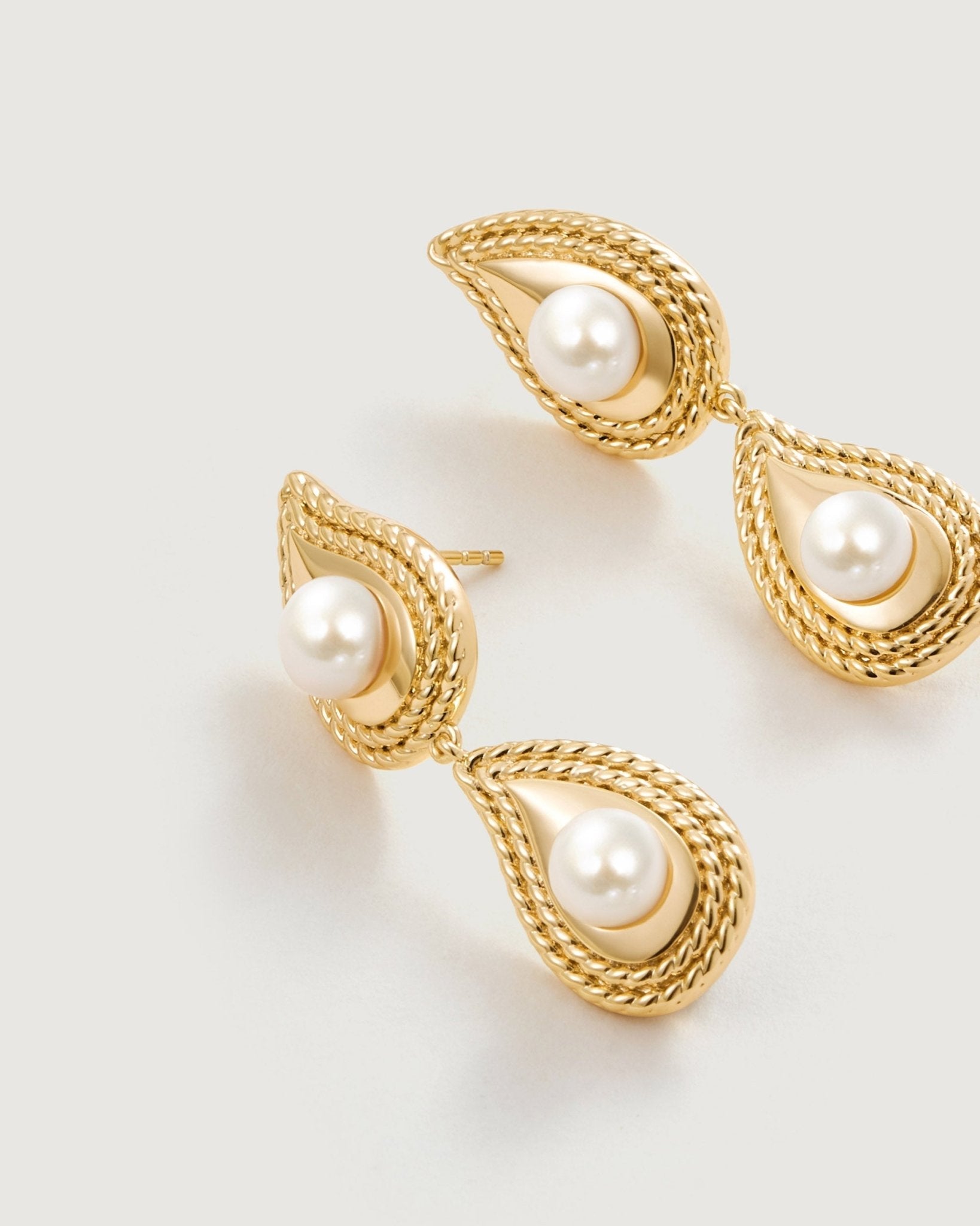 Teardrop Pearl Earring