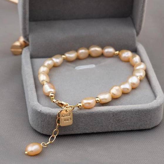 Engraved Pearls Bracelet in Lucky Design