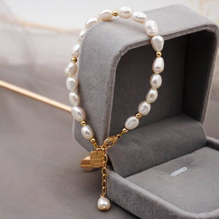 Engraved Pearls Bracelet in Lucky Design